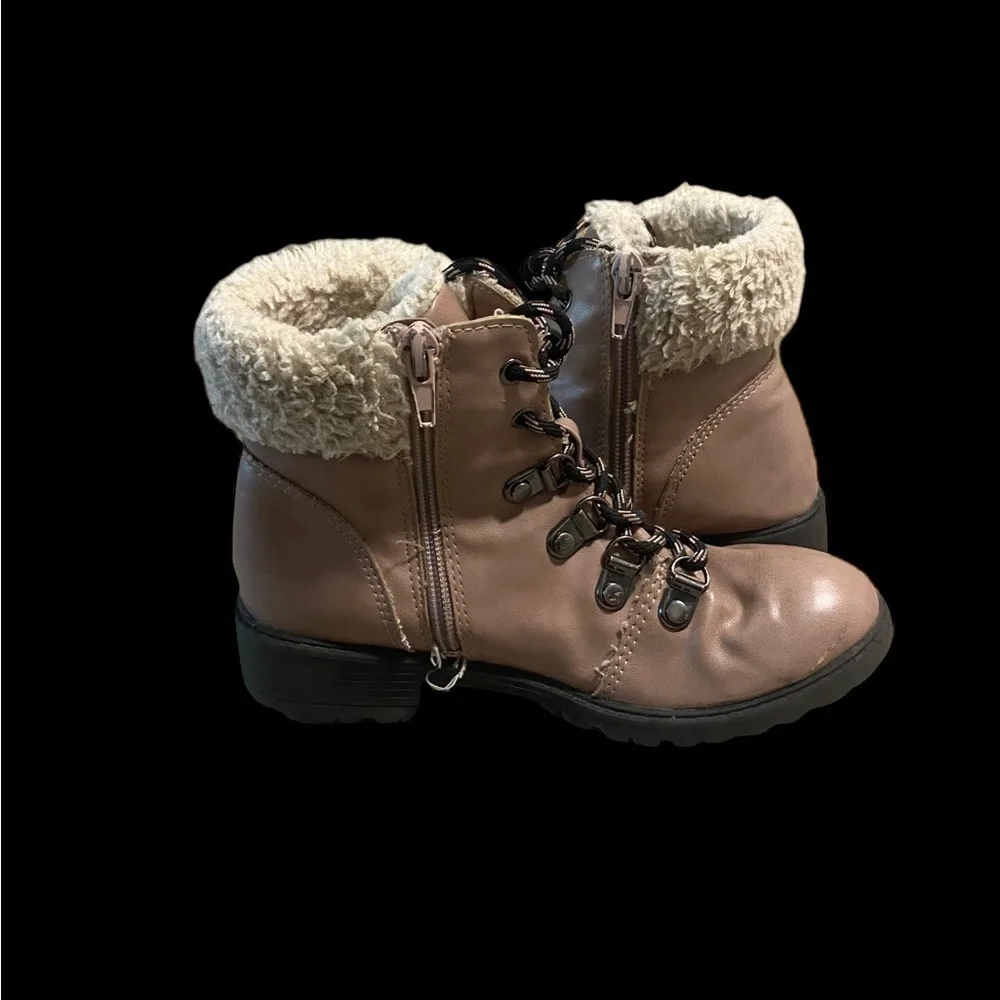 Steve Madden Jxeenia Faux Fur Boots Size 1 Mauve Color With Zippers